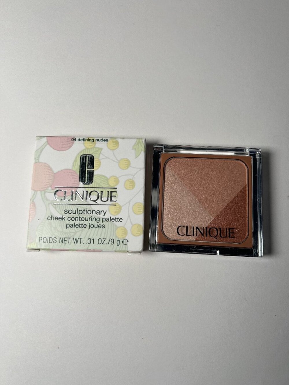 Clinique Sculptionary Cheek Contouring Palette Shade 04 Defining NUDES Blush